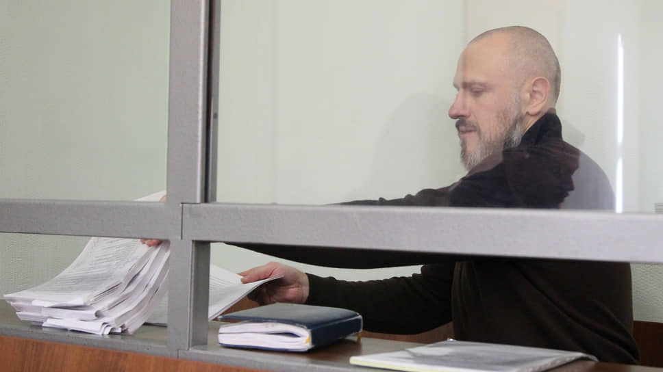 У семьи Кручининых решили изъять еще и квартиру