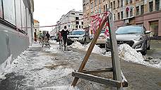 В Нижнем Новгороде после падения льда с крыши дома госпитализировали младенца