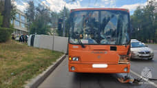 Рейсовый автобус и грузовик столкнулись на проспекте Гагарина в Нижнем Новгороде