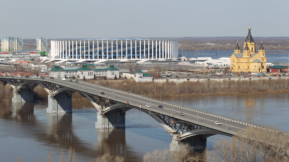 Нижегородку госпитализировали после падения с Канавинского моста –  Коммерсантъ Нижний Новгород