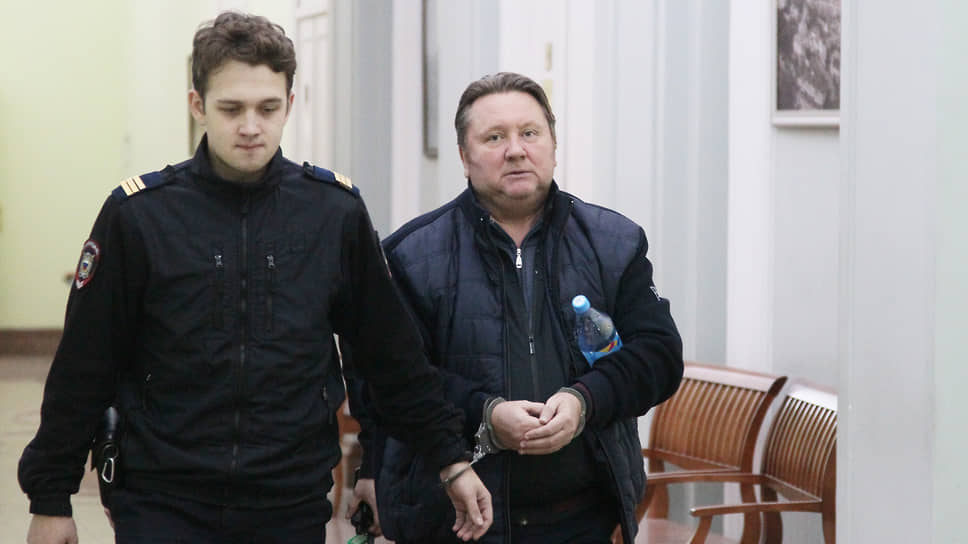 Пока Дмитрий Дзепа сидит, госорганы спорят о правильности продажи его имущества