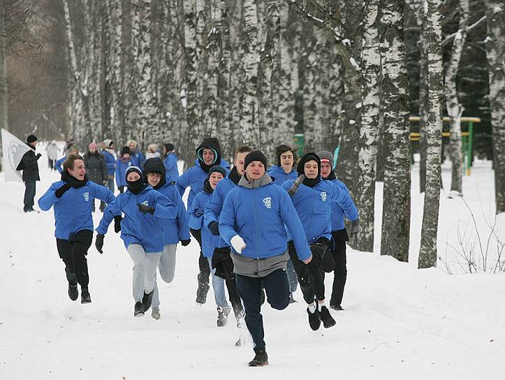 Одетые студенты, участвовавшие в забеге, финишировали раньше, чем раздетые лыжники