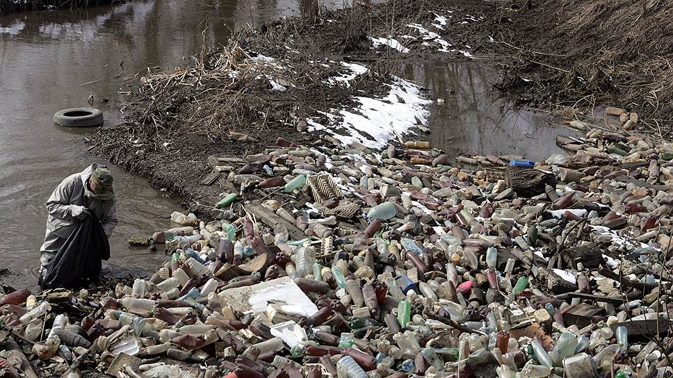 Экологи заявляют о том, что в зоне подтопления окажется множество несанкционированных свалок мусора, в том числе промышленных, а также полигон с захоронением сибирской язвы
