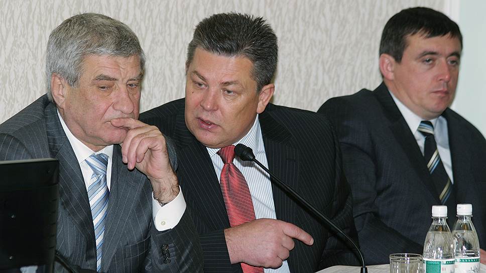 Еще одним приобретением стал новый губернатор Геннадий Ходырев (слева)