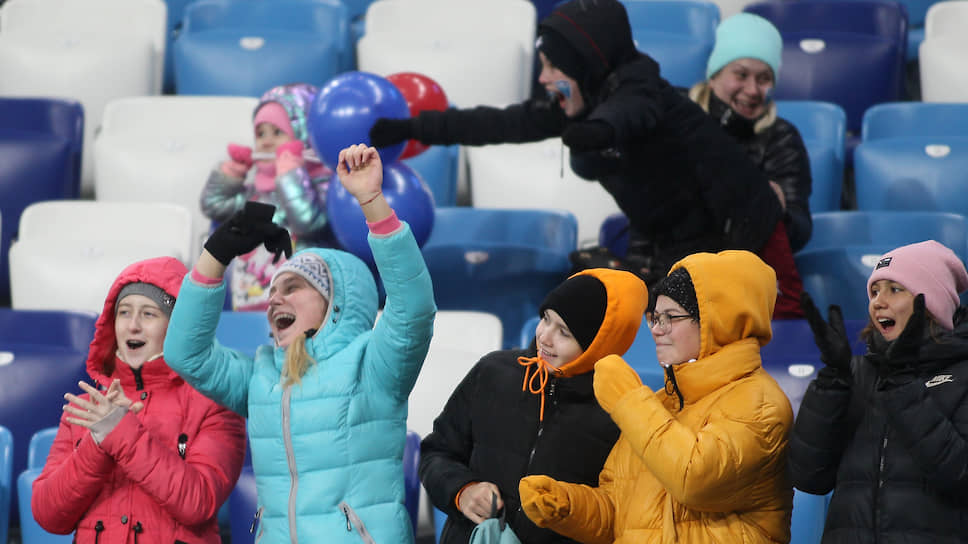 Нижегородские болельщики встретили первый гол своей команды ревом трибун