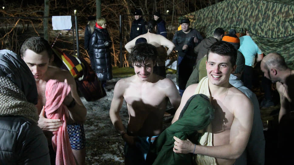 А молодым любые морозы нипочем