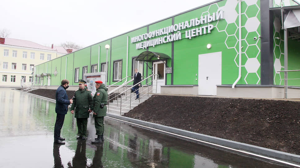 17 апреля на базе 422 госпиталя Министерства Обороны РФ открылся многофункциональный медицинский центр, построенный в рекордно короткие сроки для лечения больных коронавирусом