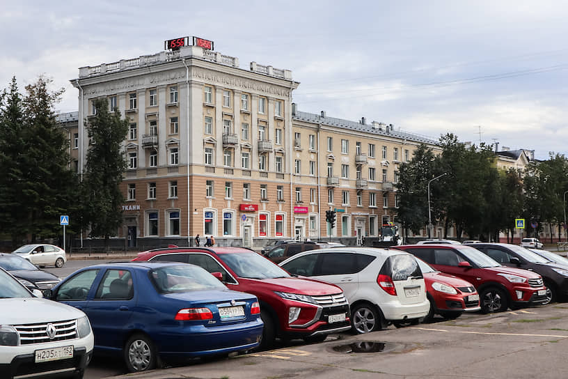 В центре Сарова – сталинские невысотки. Секретность города не позволяла вести высотную застройку