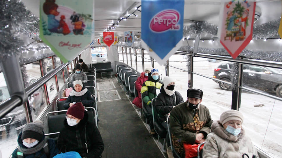 Празднично украшенный трамвай становится новогодней приметой в Нижнем Новгороде