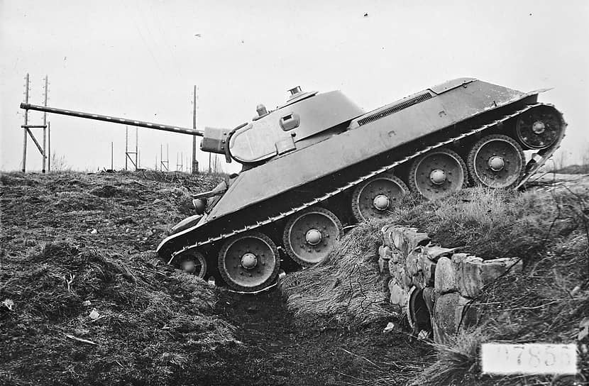 Т-34 на испытательном танковом полигоне