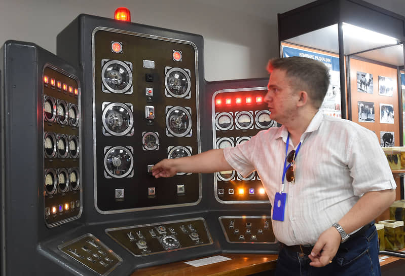 Сейчас в Семипалатинске работает музей ядерного полигона. На фото – пульт управления взрывом первой атомной бомбы.
