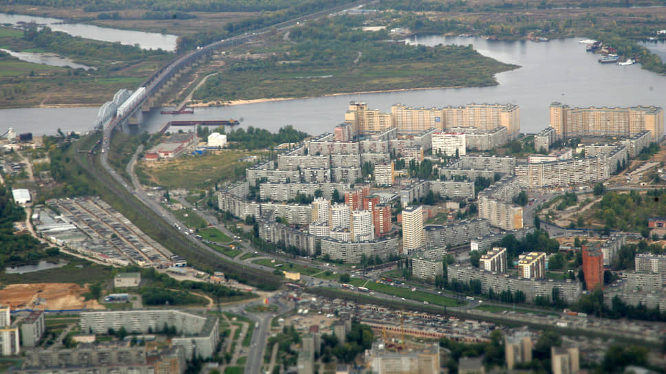 Между тем, не так давно единственная дорога между Бором и Нижним Новгородом лежала через мост, каждую пятницу и воскресенье собиравший огромные пробки