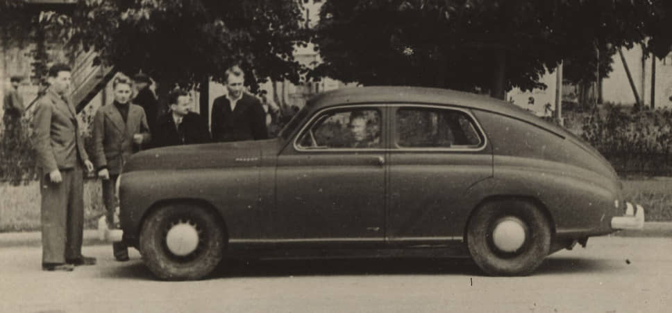 Серийное производство автомобилей ГАЗ М-20 началось 28 июня 1946 года