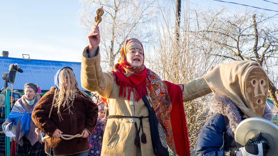 Фестиваль "Большие святочные гуляния" в деревне Ложголово