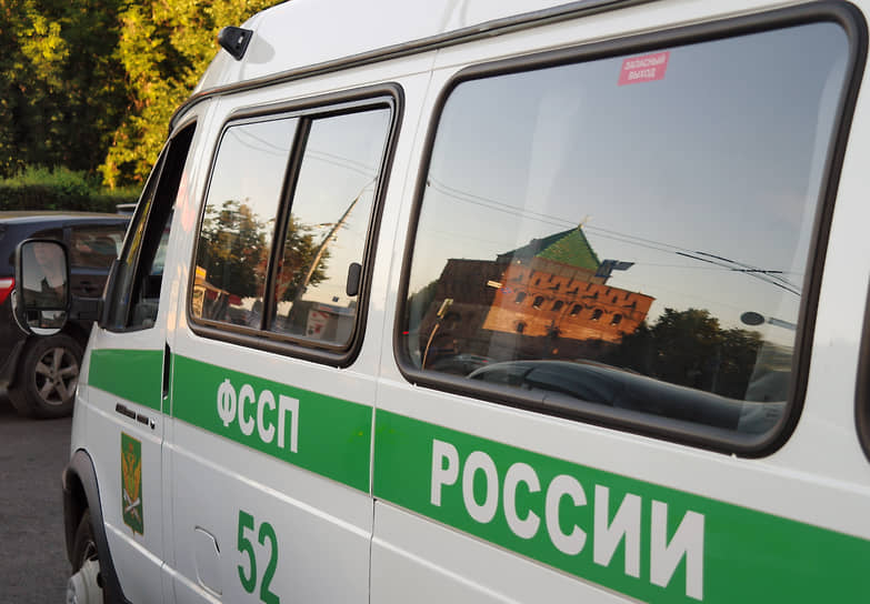 Автомобиль Федеральной службы судебных приставов