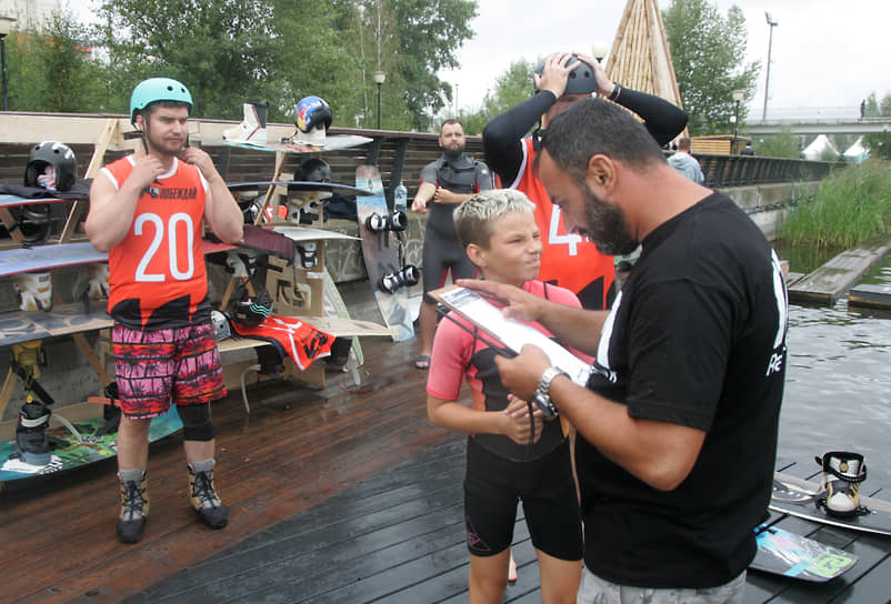 Юный вейкбордист ищет себя в списках участников