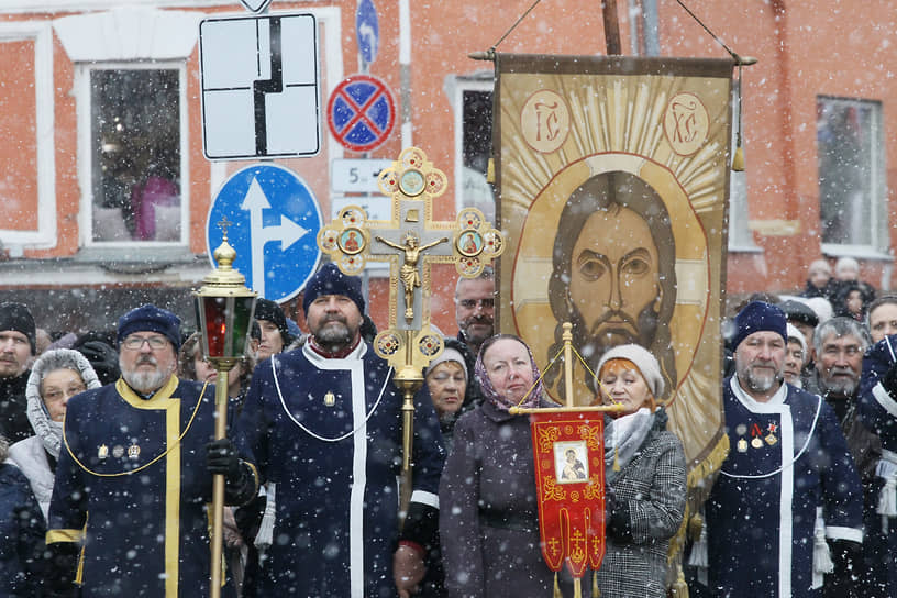 Участники православного крестного хода