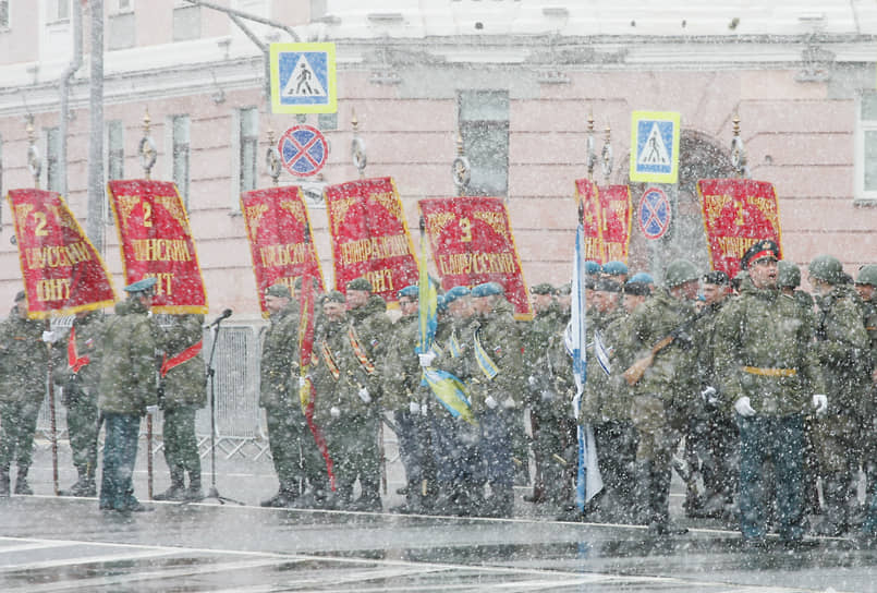 8 мая. Снегопад во время репетиции парада Победы