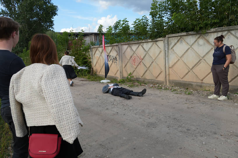 Сцена убийства в спектакле «Калина красная»
