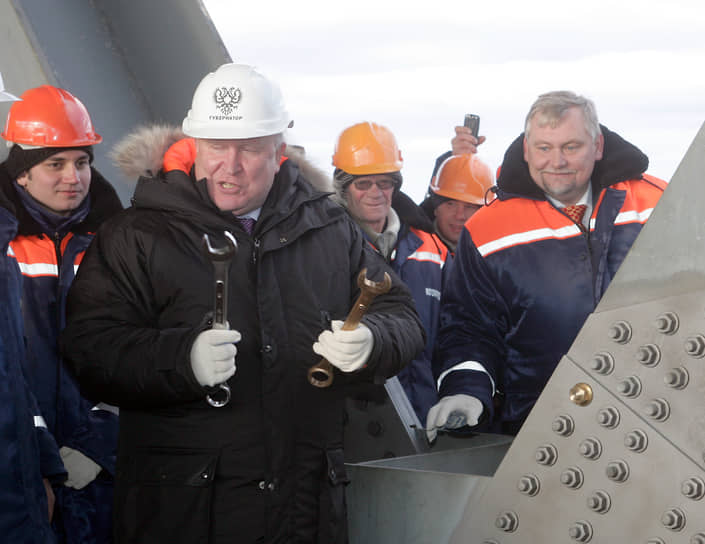 Ноябрь 2008 года. Пуск метромоста через Оку. Губернатор Нижегородской области Валерий Шанцев и мэр Нижнего Новгорода Вадим Булавинов с ключами, которыми затянута последняя, «золотая» гайка, соединяющая две половины моста