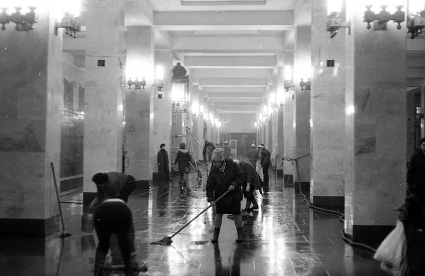 20 ноября 1985 года. Приготовления к запуску первой линии Горьковского метро на станции «Московская»
