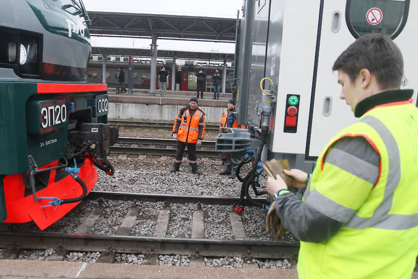 Бригада сцепщиков за работой