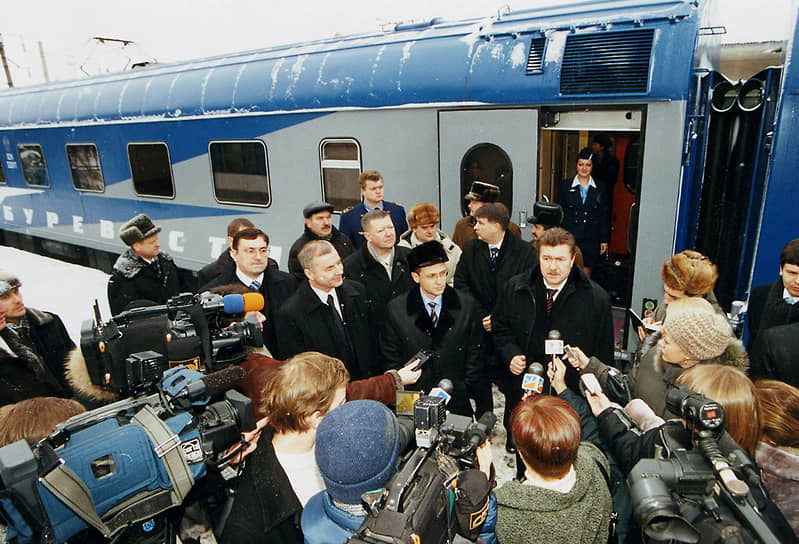 Запуск фирменного поезда №119/120 «Буревестник-2» в декабре 2004 года