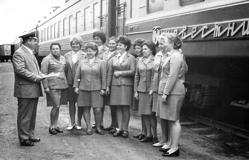 Совещание проводников перед отправлением поезда