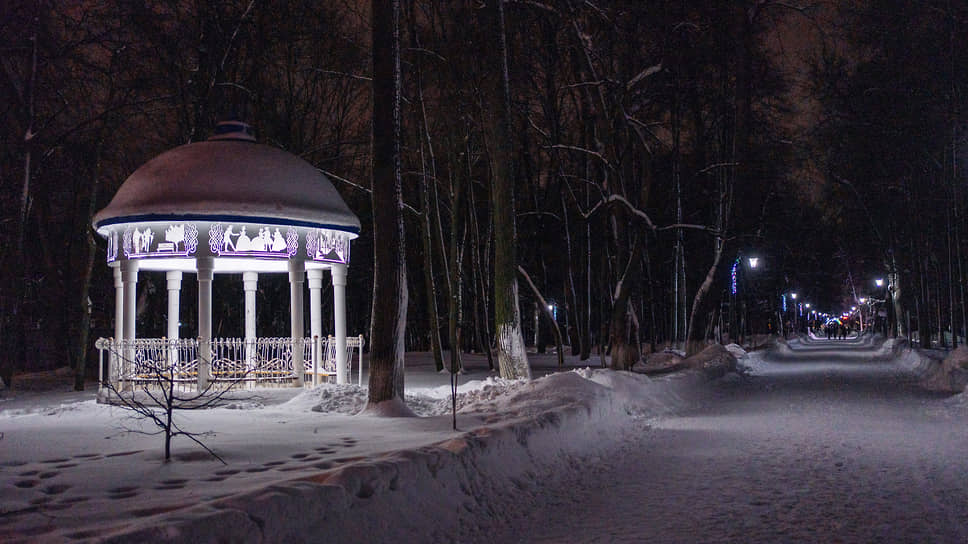Беседка в парке 
