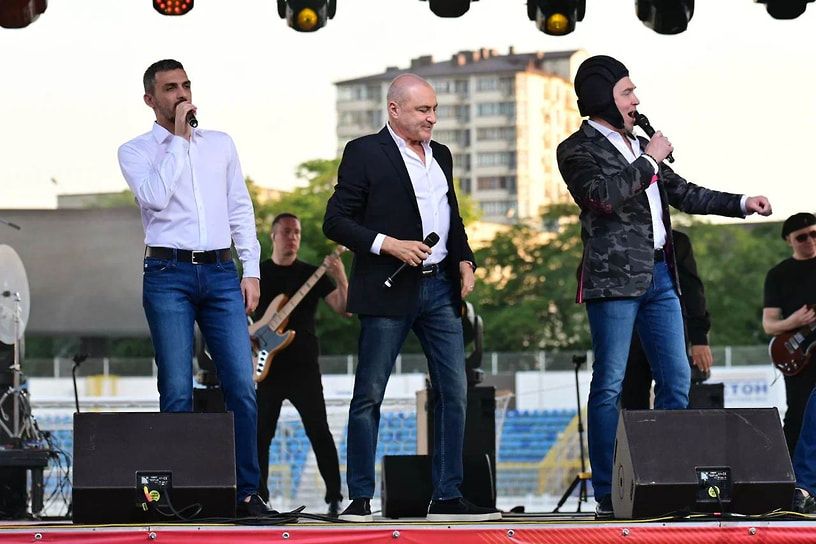 Концерт длился три часа