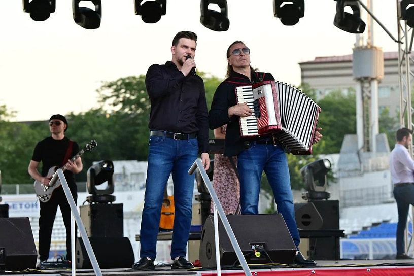 Солист Михаил Атаманович