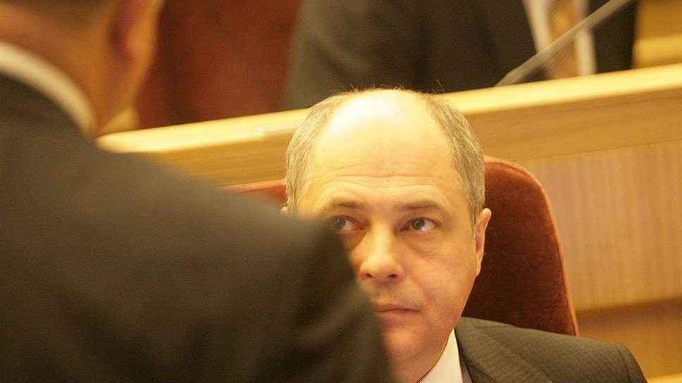 По версии следствия, первый заместитель мэра Новосибирска Андрей Ксензов использовал в своей выборной кампании 9 млн руб., полученные из анонимных источников 
