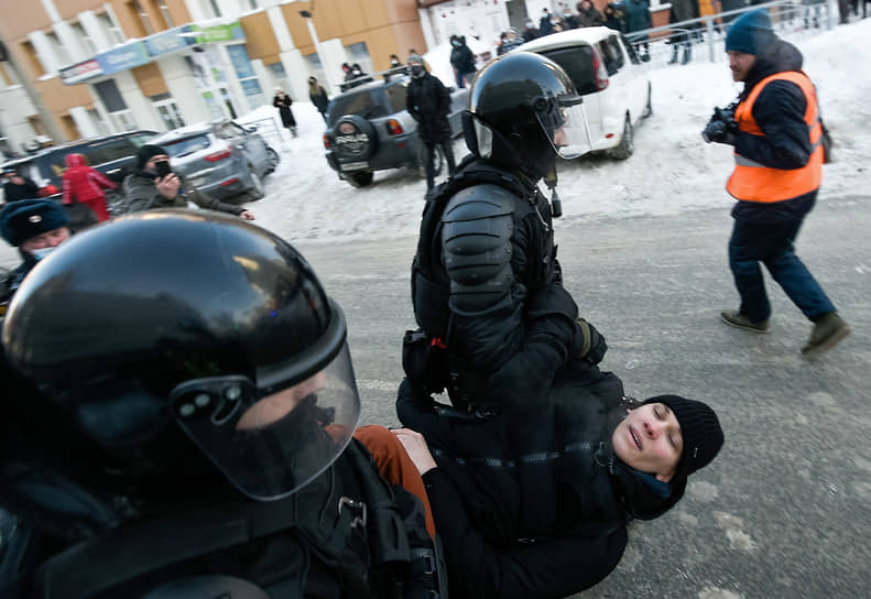 В Сибири после несогласованной акции в поддержку Алексея Навального были задержаны  более 600 человек