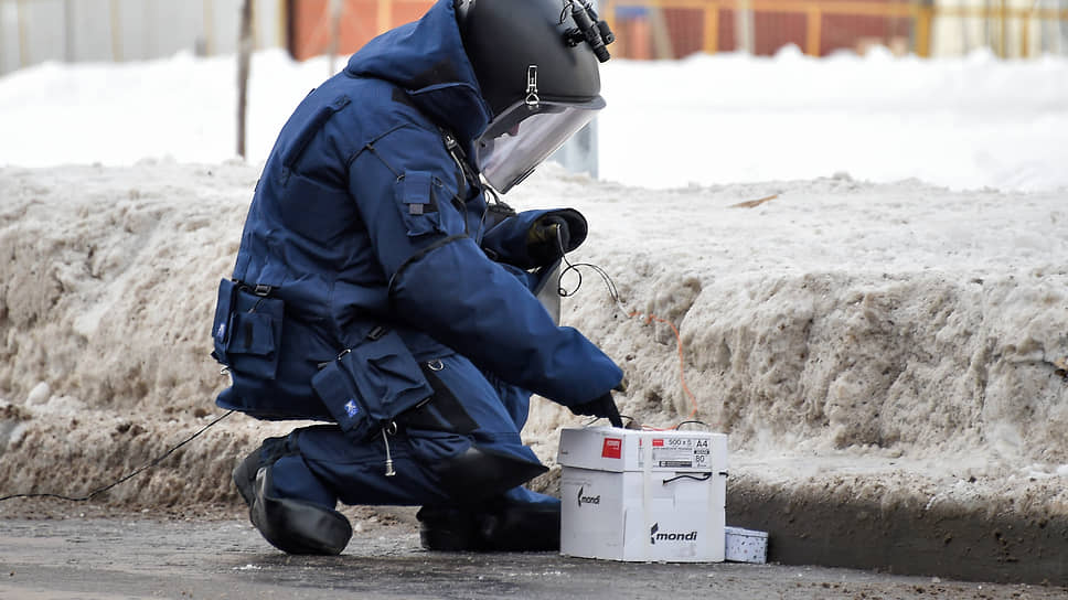 В Красноярске полиция взяла школы под круглосуточную охрану в связи с чередой массовых ложных сообщений о минировании зданий