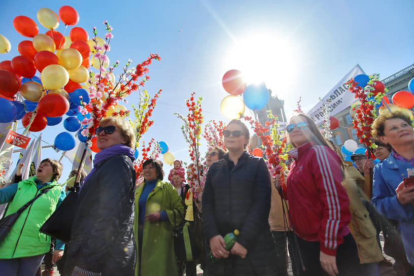 Заявки от партий на проведение первомайских акций региональными властями были в основном отклонены