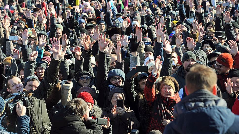 Митинг против повышения тарифов ЖКХ прошел на площади имени Ленина в марте 2017 года.