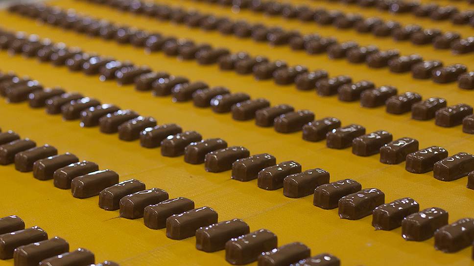 Купить шоколад в новосибирске. Новосибирская шоколадная фабрика. ЗАО шоколадная фабрика Новосибирская. Новосибирская шоколадная фабрика цех. Шоколадная фабрика Новосибирская здание.