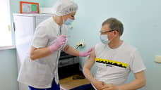 Омский губернатор вакцинировался от коронавируса