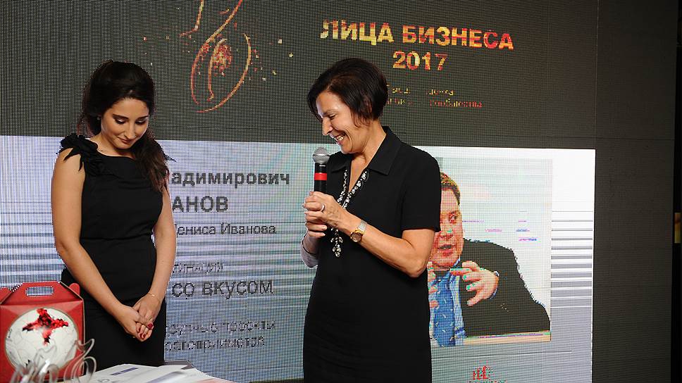 Справа: Марина Кокоулина, директор по розничному бизнесу филиала «Новосибирский» АО Альфа-Банка