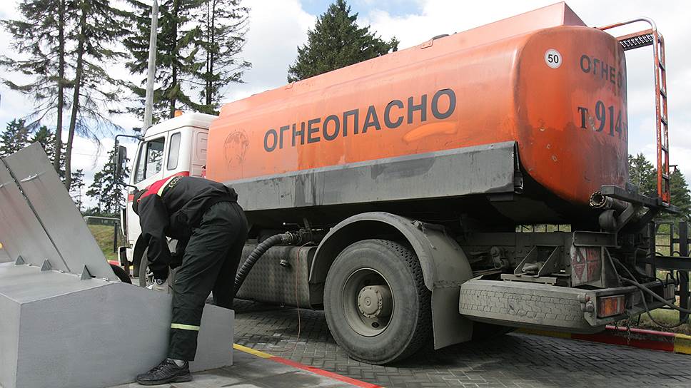 Как новосибирские депутаты просили Дмитрия Медведева пересмотреть распределение акцизов на бензин