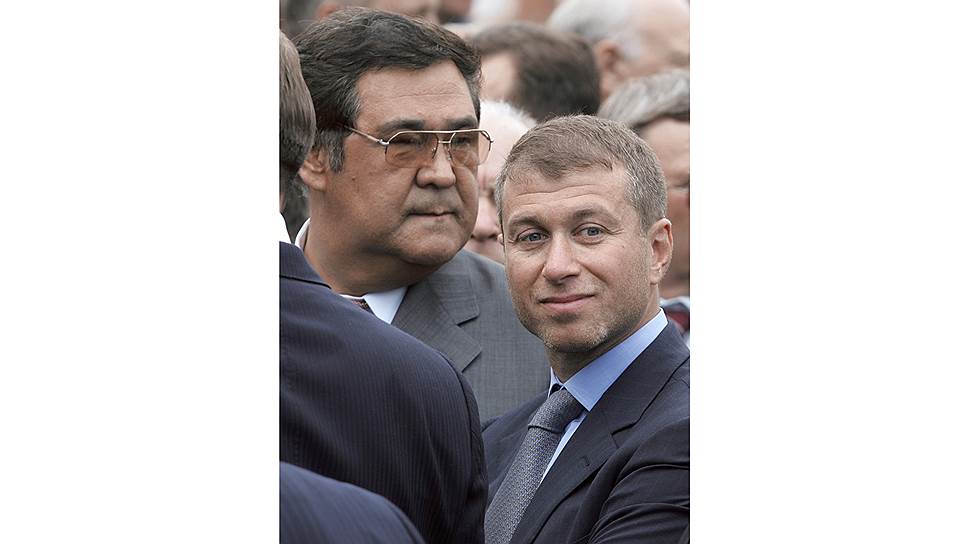 Аман Тулеев и губернатор Чукотского автономного округа Роман Абрамович на праздничных мероприятиях в Калининграде, 2005 год. 