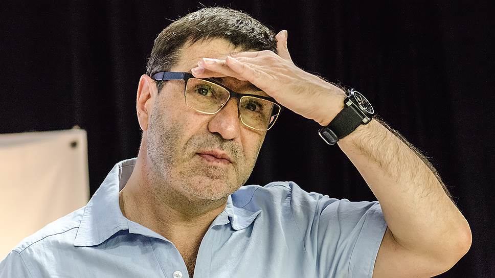 Евгений Гришковец на сцене «Красного факела»