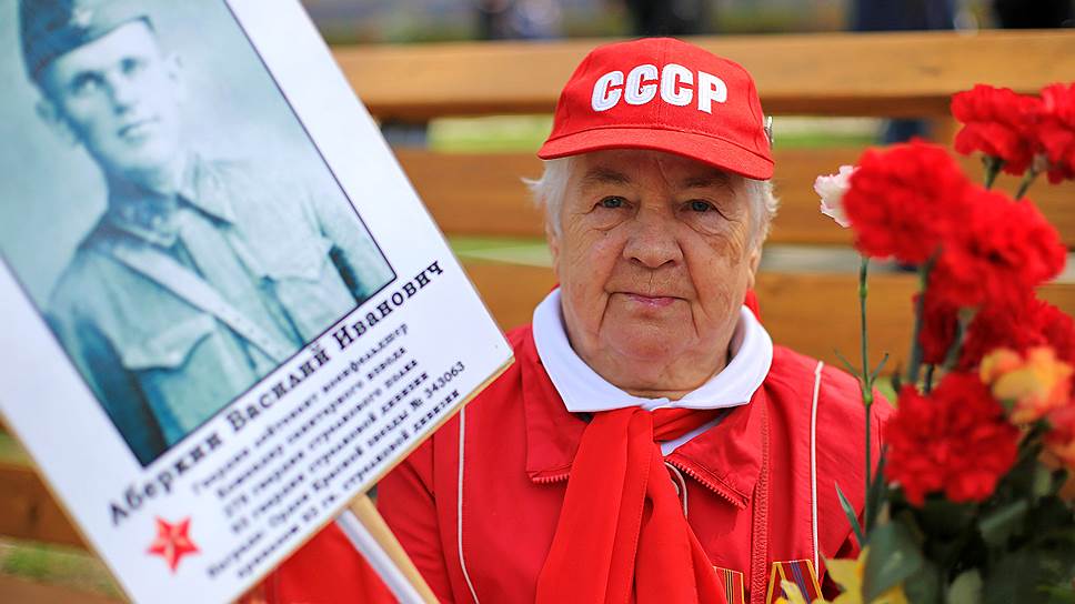 Участник акции «Бессмертный полк» в Новокузнецке