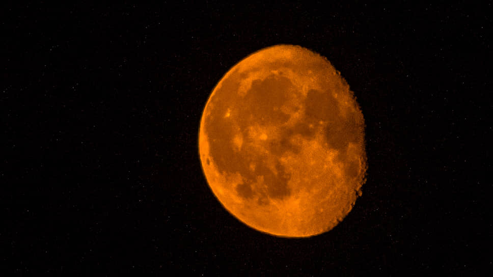 Красная луна над Новосибирском