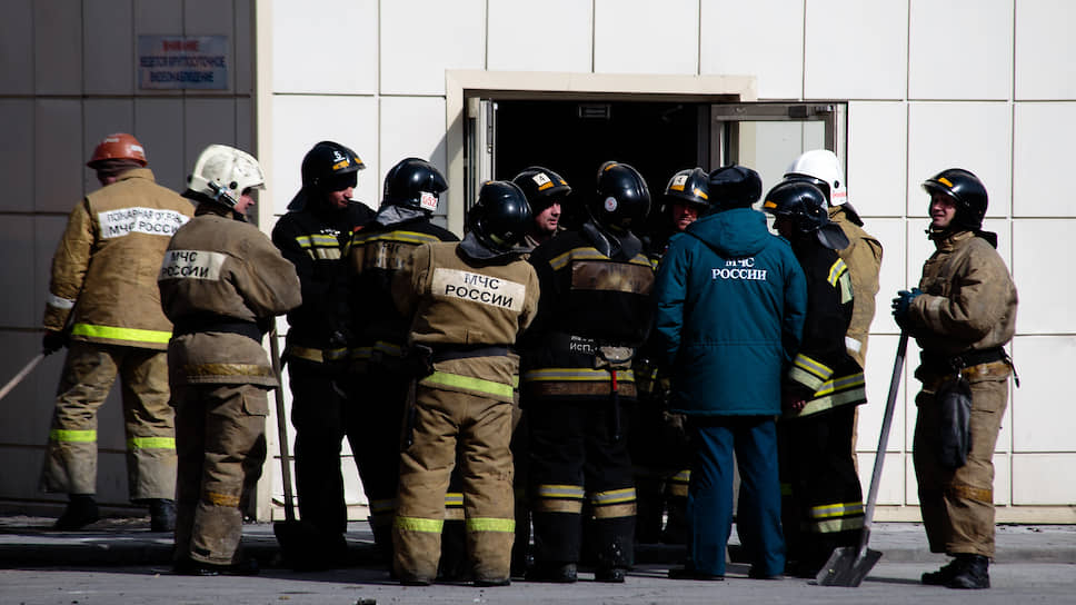 Пожару был присвоен третий номер сложности по пятибалльной шкале, а на территории Кемеровской области был введен режим ЧС федерального уровня