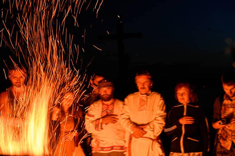 Огонь и вода — главные символы праздника Ивана Купалы и сегодня