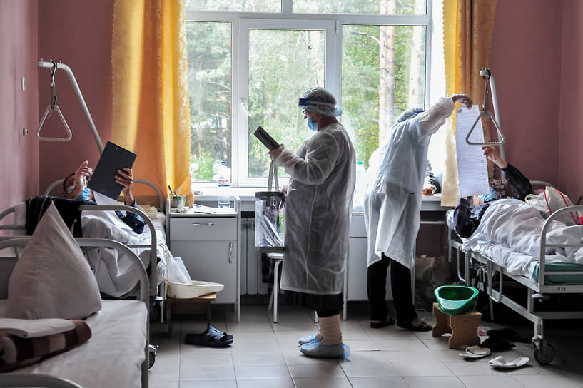 Голосование в палате в Центральной клинической больнице СО РАН в Новосибирске 