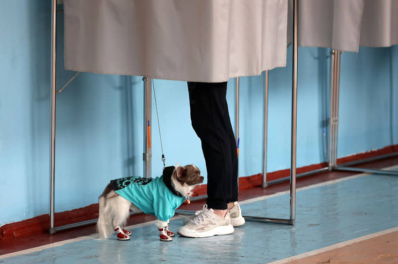 Голосование на одном из избирательных участков в Барнауле