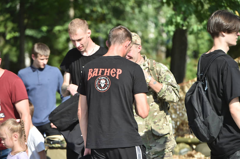 Стихийный мемориал в Новосибирске, посвященный памяти главе ЧВК &quot;Вагнер&quot; Евгения Пригожина.