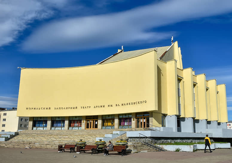В Норильске находится самый северный театр планеты — Заполярный театр им. Маяковского, основанный заключенными Норильлага в 1941 году 